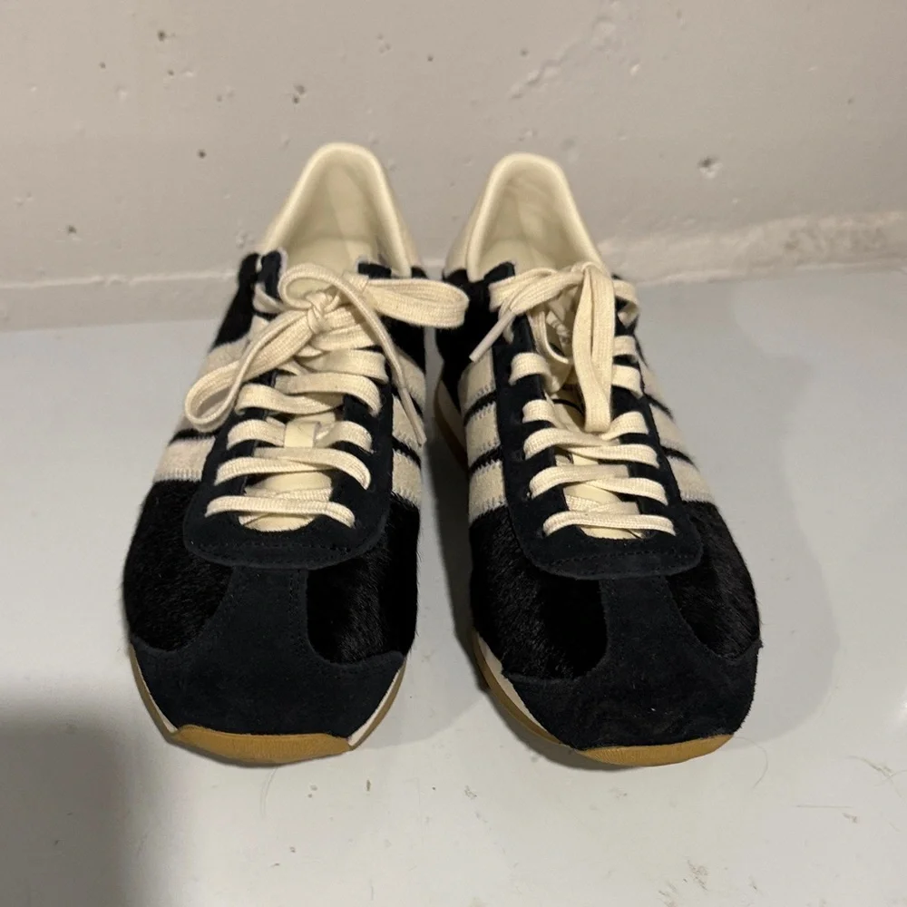 Adidas la marque aux 3 bandes - Picture 2 of 7